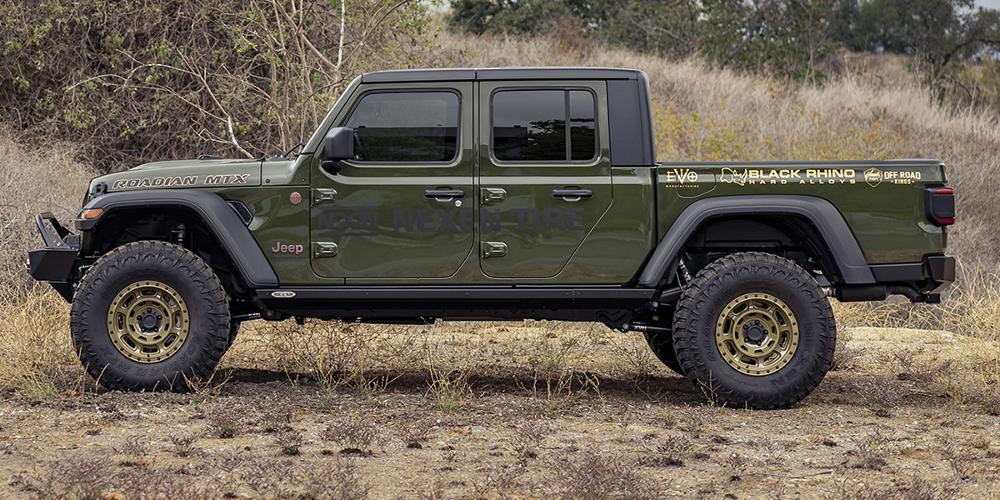Jeep Gladiator Black Rhino Convoy